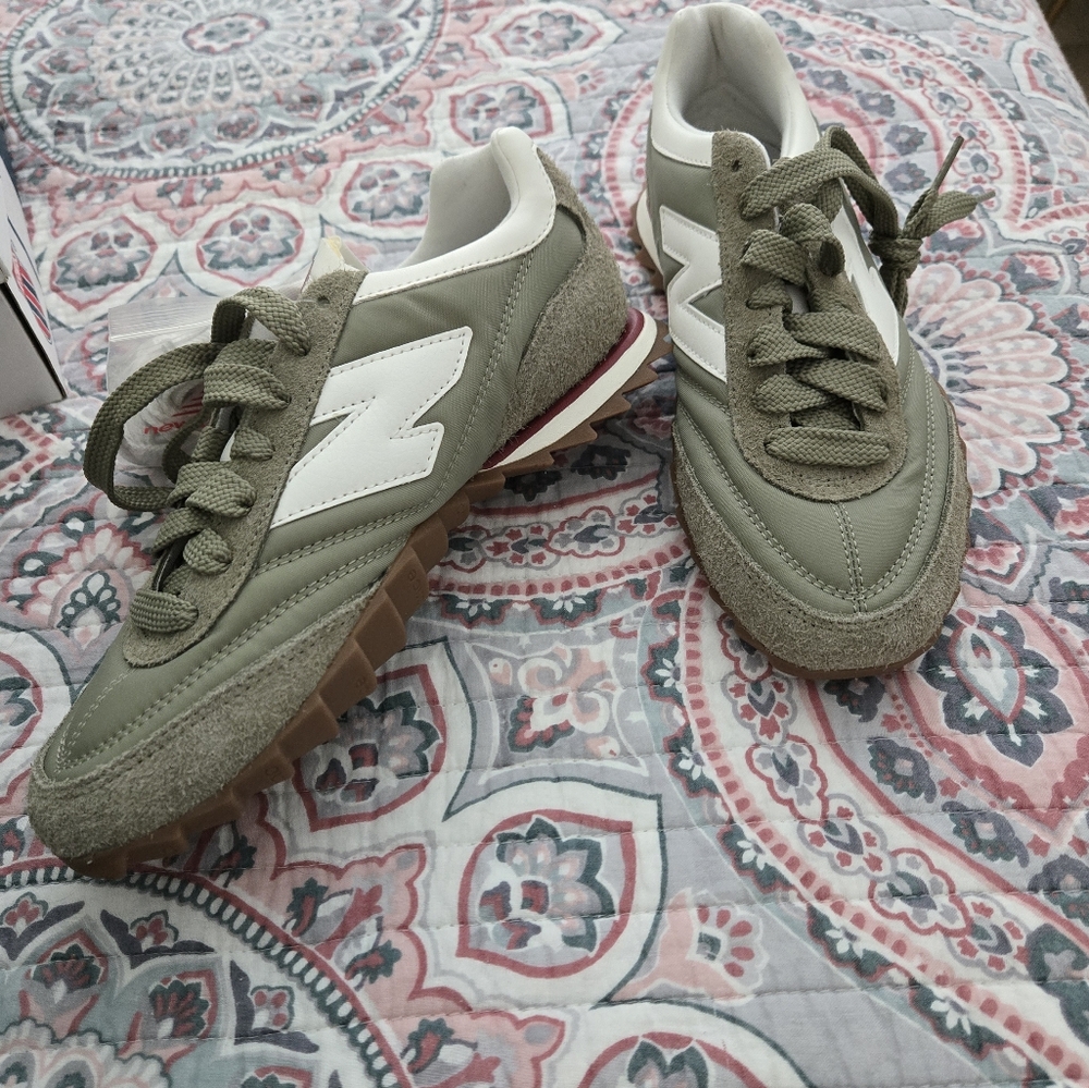 New Balance Womens Green Sneakers
